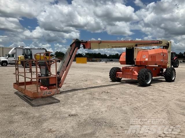 JLG 800AJ Strēles pacēlāji