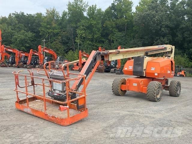 JLG 800AJ Strēles pacēlāji