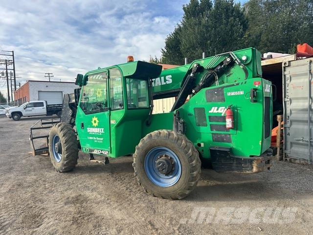 JLG 8042 Teleskopiskie manipulatori