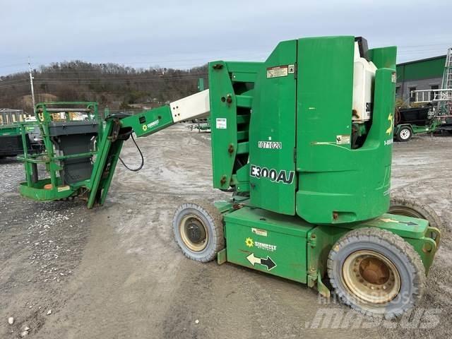 JLG E300AJ Strēles pacēlāji