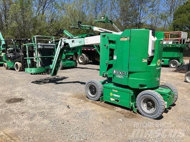 JLG E300AJ Strēles pacēlāji