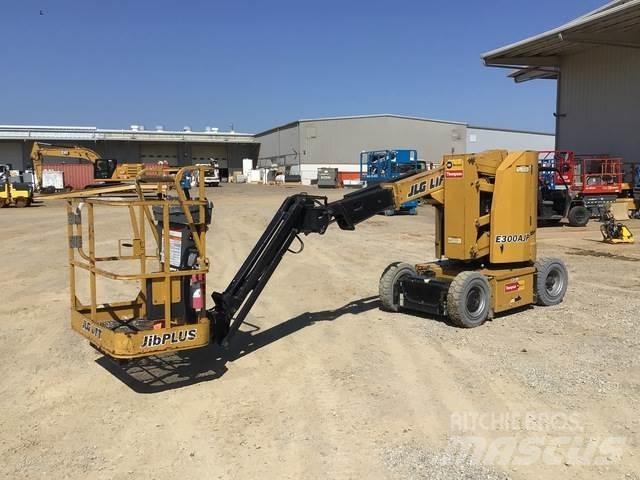 JLG E300AJP Strēles pacēlāji