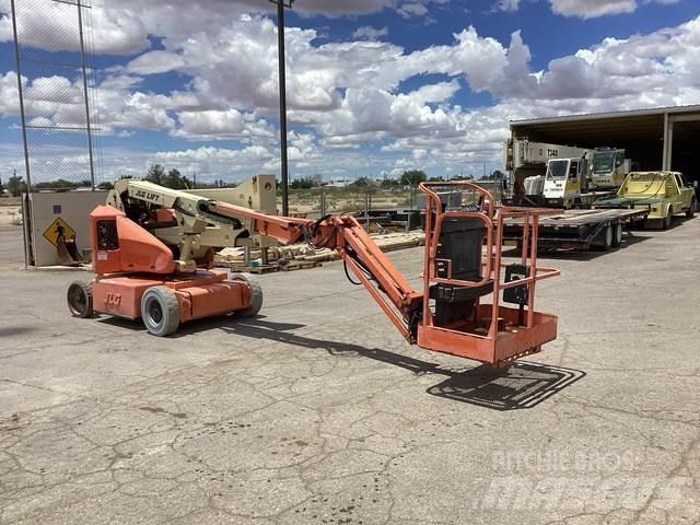 JLG E400AJPN Strēles pacēlāji