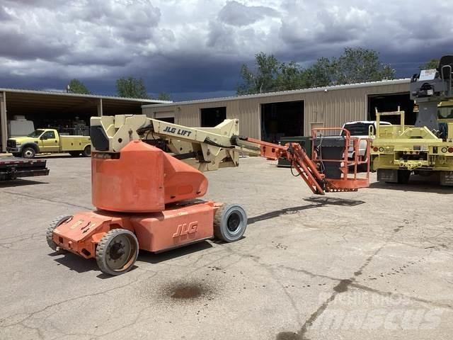 JLG E400AJPN Strēles pacēlāji