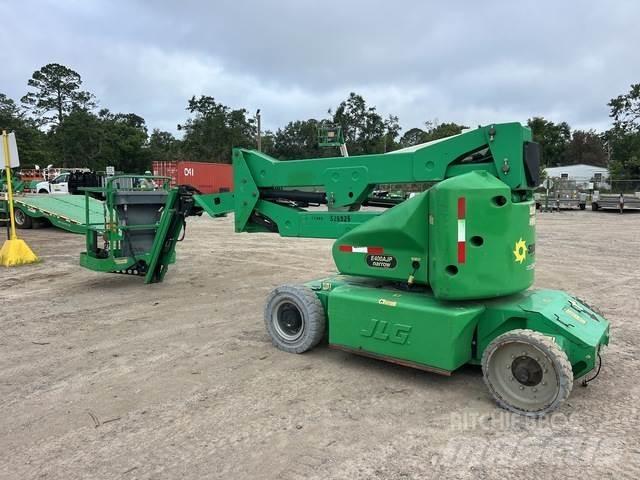 JLG E400AJPN Strēles pacēlāji