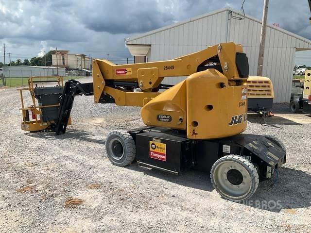 JLG E400AJPN Strēles pacēlāji