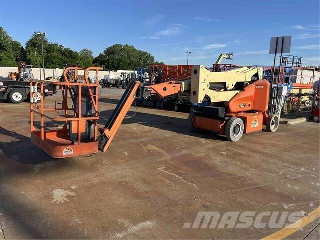 JLG E400AJPN Strēles pacēlāji