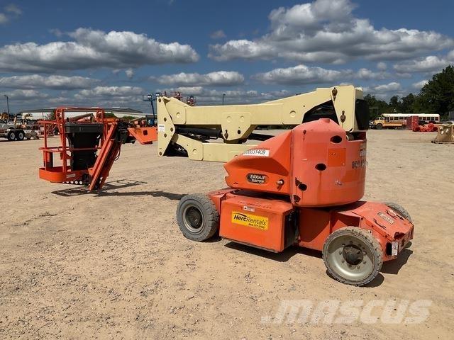 JLG E400AJPN Strēles pacēlāji