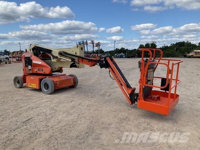 JLG E400AJPN Strēles pacēlāji