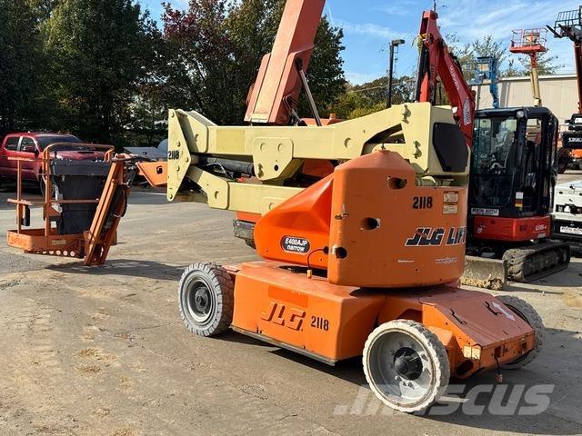 JLG E400AJPN Strēles pacēlāji