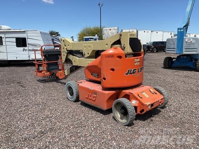 JLG E400AN Strēles pacēlāji