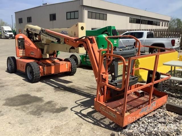 JLG E450AJ Strēles pacēlāji