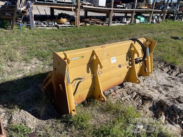 John Deere  Ekskavatori-iekrāvēji