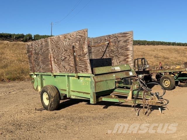 John Deere 450 Mēslojuma izkliedētājs