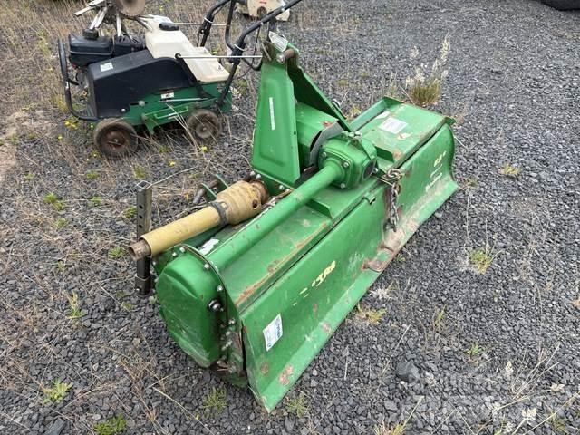 John Deere 655 Cita augsnes apstrādes tehnika un papildaprīkojums