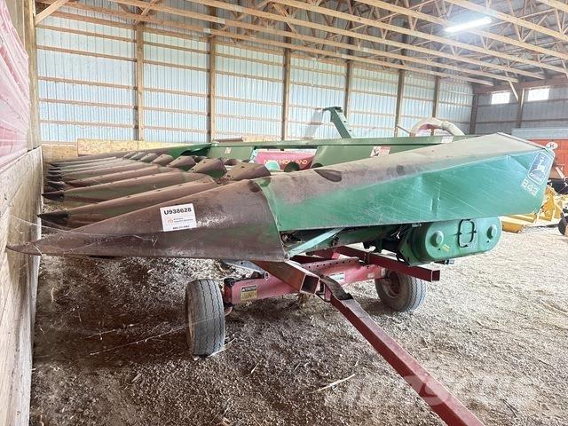 John Deere 843 Cita augsnes apstrādes tehnika un papildaprīkojums