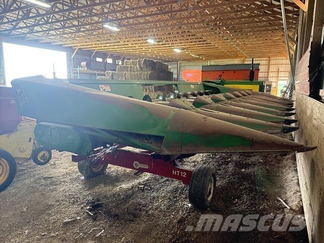John Deere 843 Cita augsnes apstrādes tehnika un papildaprīkojums