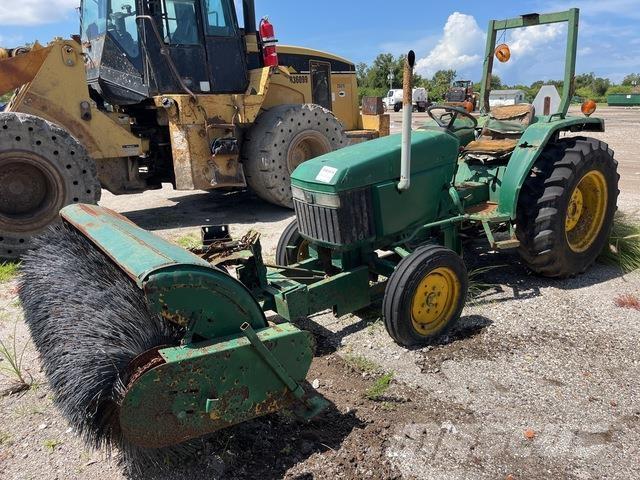John Deere 970 Iekštelpu slaucīšanas iekārtas