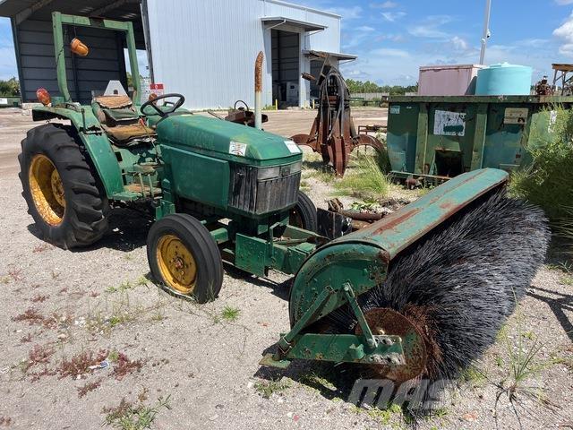 John Deere 970 Iekštelpu slaucīšanas iekārtas