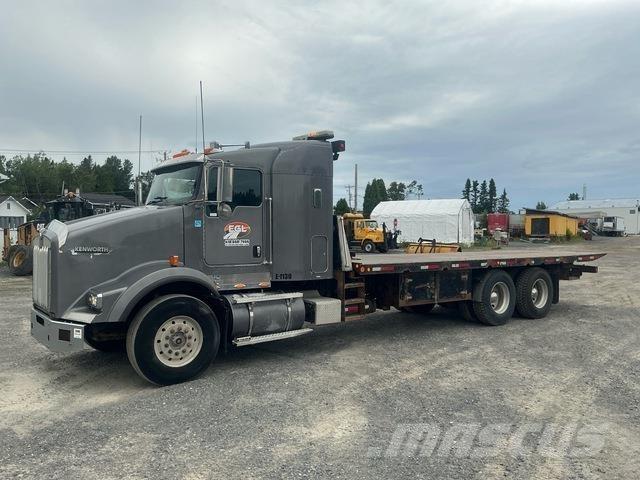 Kenworth T-800 Evakuators ar manipulatoru
