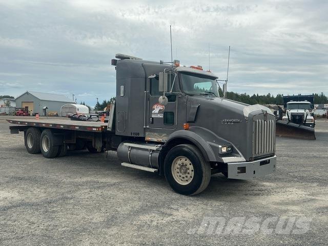 Kenworth T-800 Evakuators ar manipulatoru