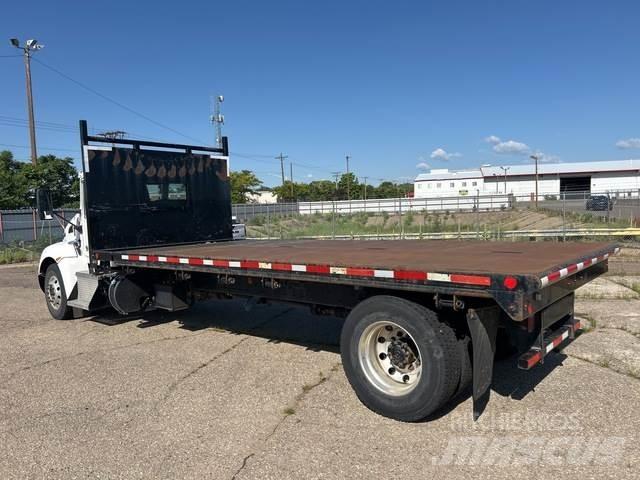 Kenworth T3 Platformas/izkraušana no sāniem
