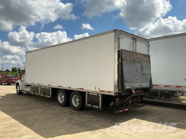Kenworth T300 Furgons