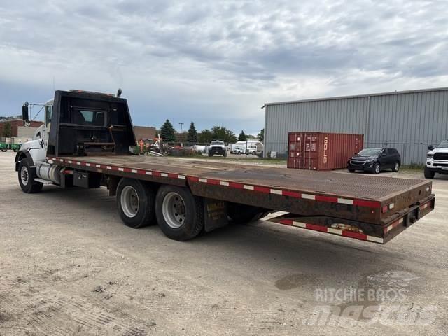 Kenworth T440 Platformas/izkraušana no sāniem