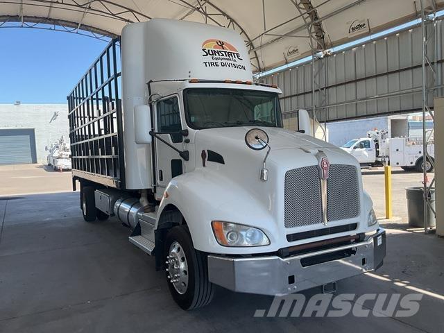 Kenworth T440 Platformas/izkraušana no sāniem