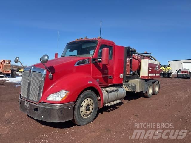 Kenworth T680 Kāpurķēžu ekskavatori