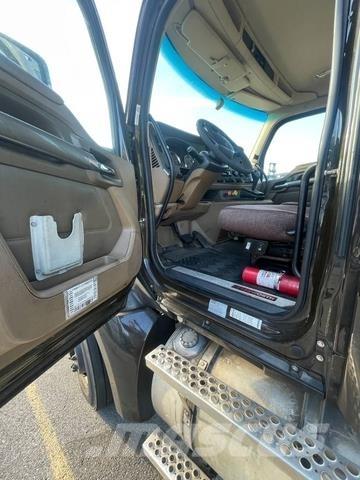 Kenworth T680 Vilcēji