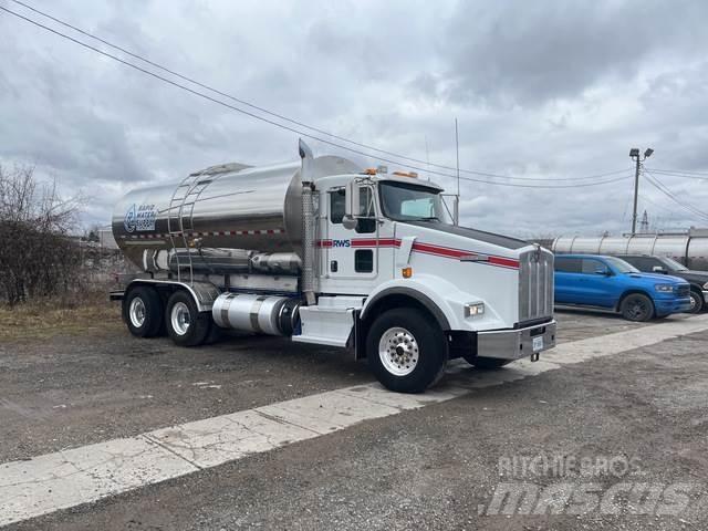 Kenworth T800 Ūdens mašīnas