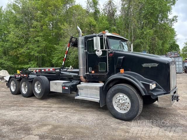 Kenworth T800 Treileri ar āķi
