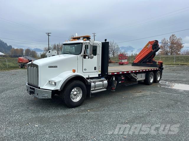 Kenworth T800 Smagās mašīnas ar celtni