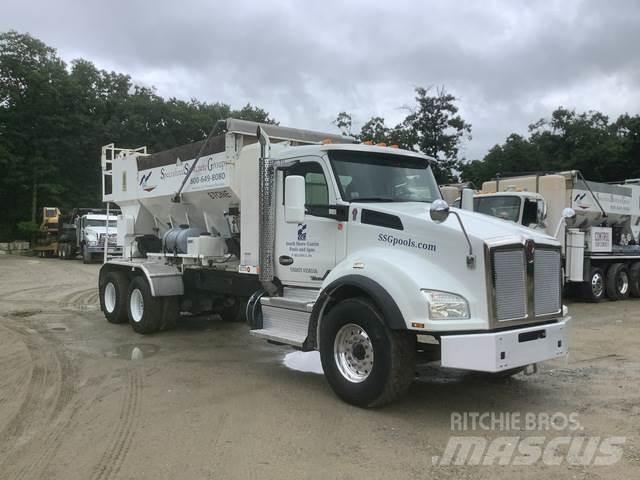 Kenworth T880 Betonvedēji