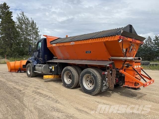 Kenworth T880 Sniega naži un tīrītāji