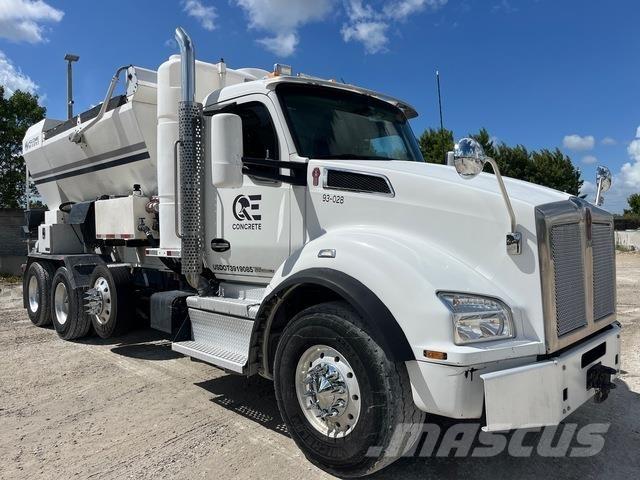 Kenworth T880 Betonvedēji
