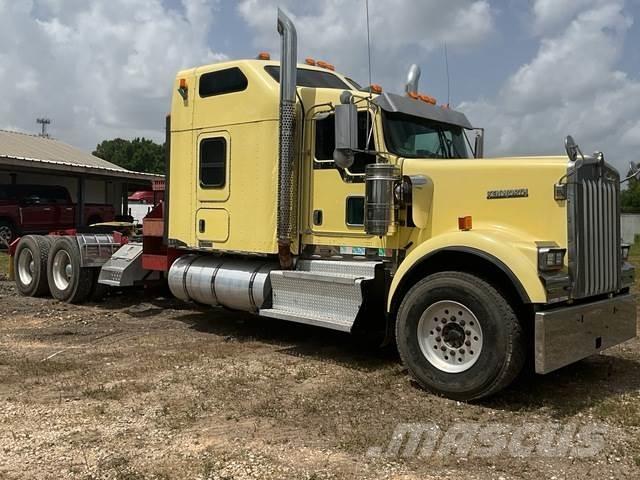 Kenworth W900 Evakuators ar manipulatoru