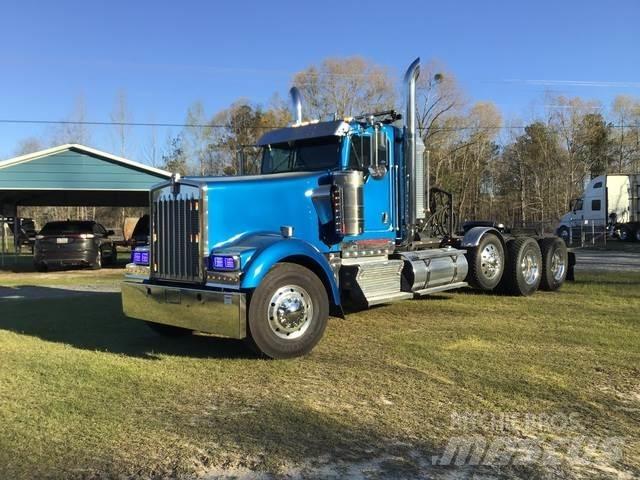 Kenworth W900L Vilcēji