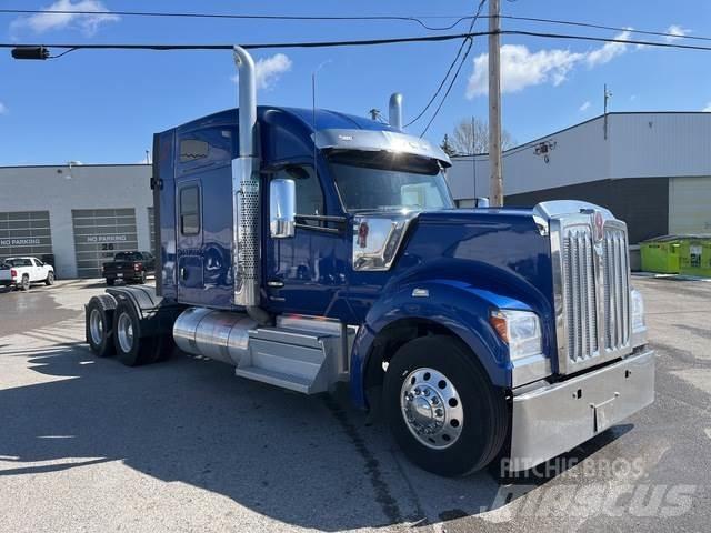 Kenworth W990 Vilcēji