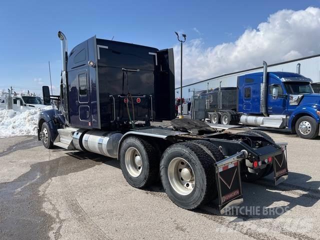 Kenworth W990 Vilcēji
