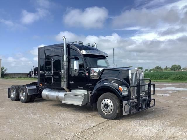 Kenworth W990 Vilcēji