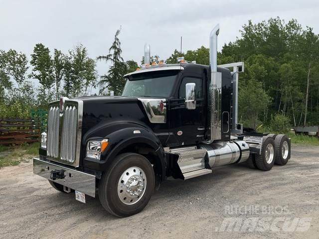 Kenworth W990 Vilcēji