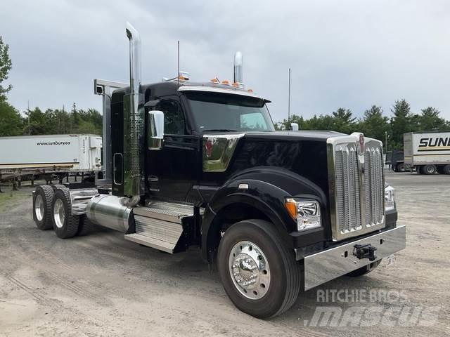 Kenworth W990 Vilcēji
