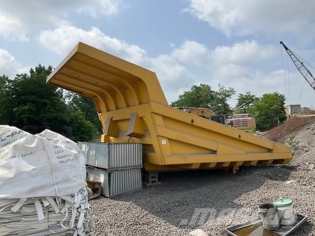 Komatsu  Furgons