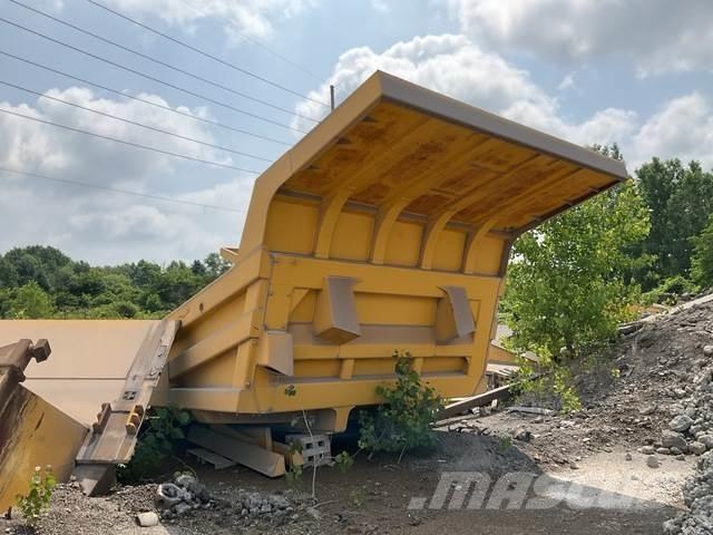 Komatsu  Furgons