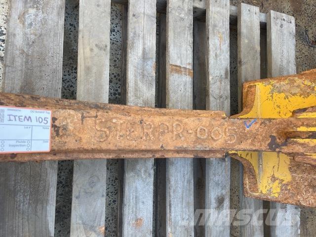 Komatsu  Skarifikatori