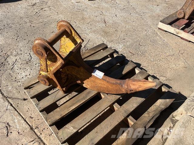 Komatsu  Skarifikatori