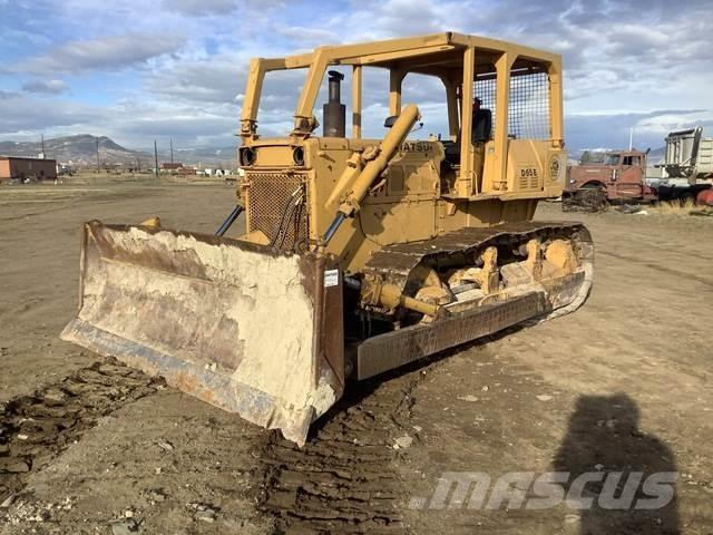 Komatsu D65E-6 Kāpurķēžu buldozeri