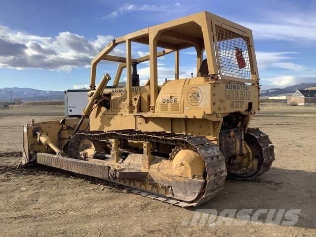Komatsu D65E-6 Kāpurķēžu buldozeri